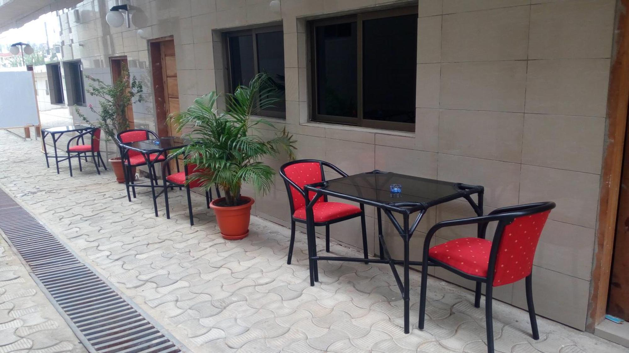 Hotel Djigui Abidjan Exterior photo